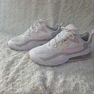 NIKE AIR MAX React Womens White and Pink Sneakers
